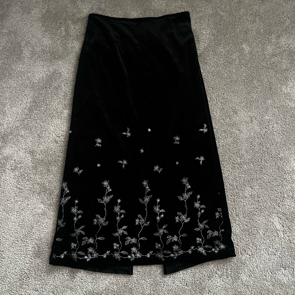 amy byer black floral pencil skirt